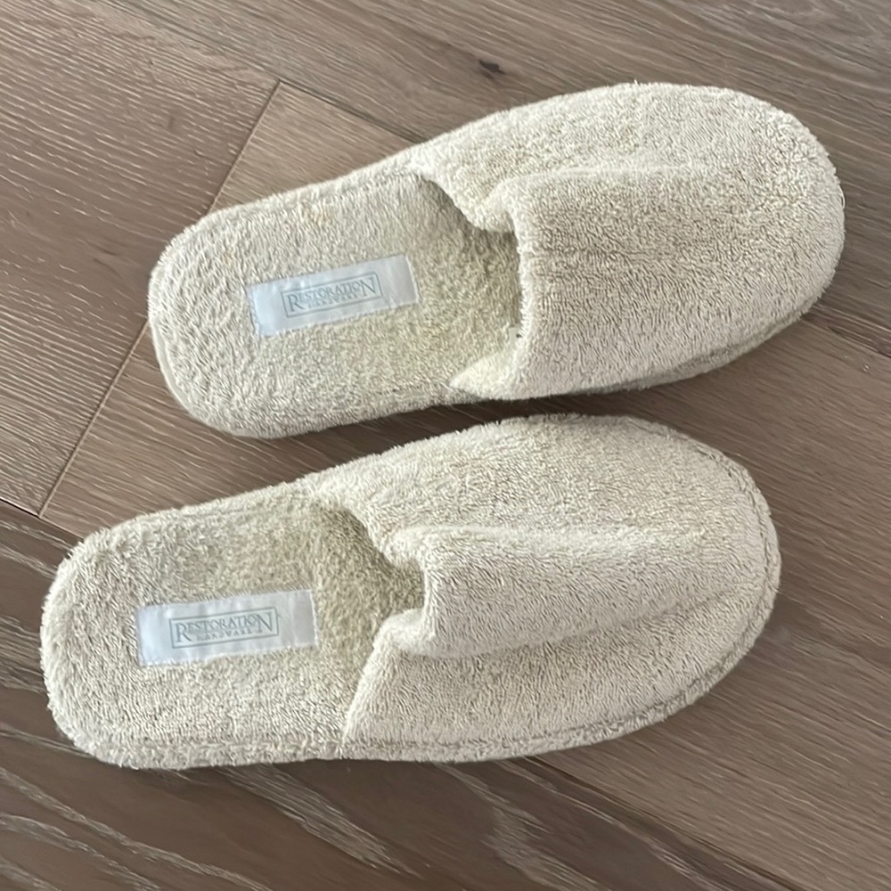 RH slippers